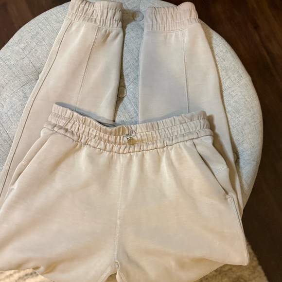 Lululemonđź’ŽBrushed Softstreme High-Rise Jogger Riverstone Tan Sz 4 Retail $128 - Picture 9 of 11